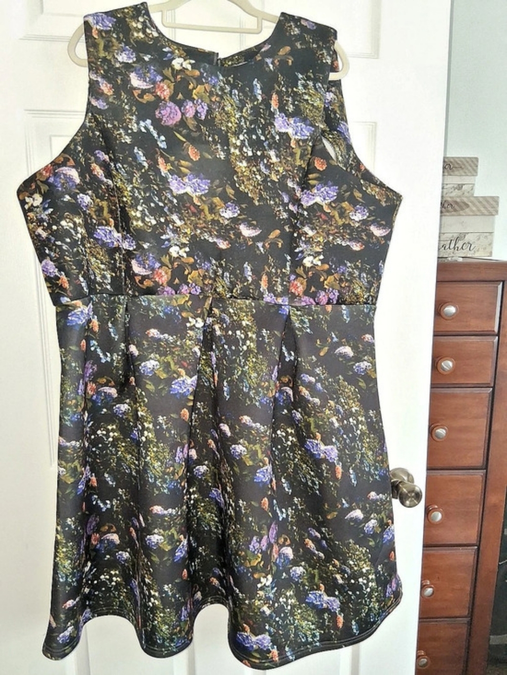 ALICE&YOU Floral Scuba Dress in Black & Purple Size 26 Like New
